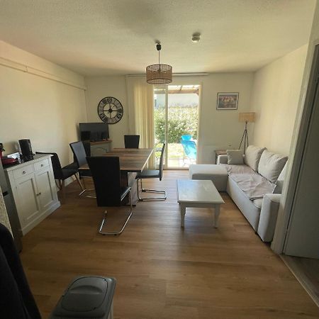 Maison Plain Pied Avec Climatisation Dans Une Residence Privee Avec Piscine Saint-Saturnin-lès-Avignon Exteriér fotografie